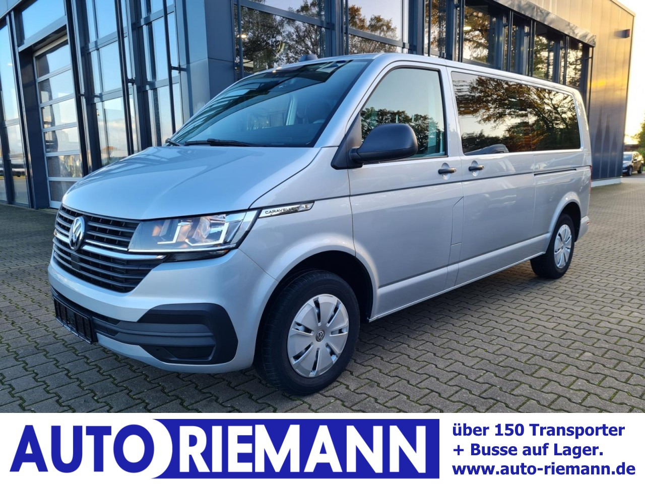 Volkswagen T6.1 Caravelle TDI lang 9 Sitzer 2 Schiebetüren Trendl. - Minibus, Potniški kombi: slika 1 Volkswagen T6.1 Caravelle TDI lang 9 Sitzer 2 Schiebetüren Trendl. - Minibus, Potniški kombi: slika 1