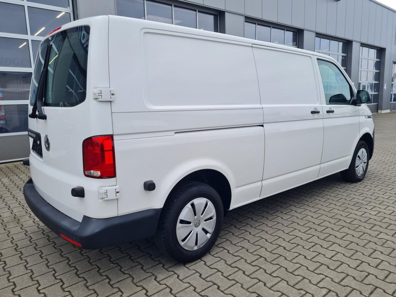 Volkswagen T6.1 Kasten lang Flügeltüren KLIMA KOMFORT PDC - Mali kombi: slika 4 Volkswagen T6.1 Kasten lang Flügeltüren KLIMA KOMFORT PDC - Mali kombi: slika 4