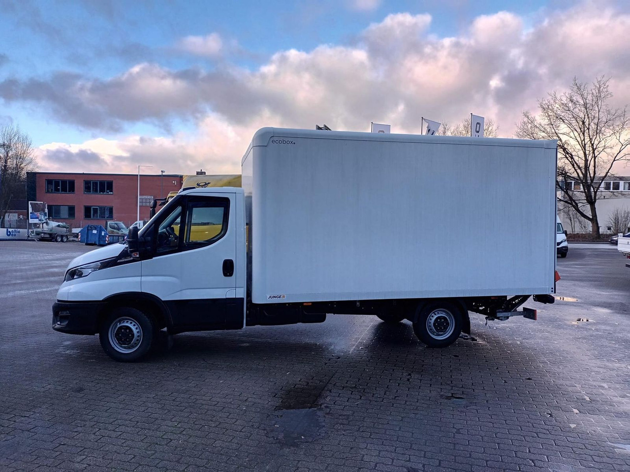 Iveco Daily 35S16HA8 Koffer LBW - ab 0% Finanzieren - Dostavno vozilo z zabojnikom: slika 2 Iveco Daily 35S16HA8 Koffer LBW - ab 0% Finanzieren - Dostavno vozilo z zabojnikom: slika 2
