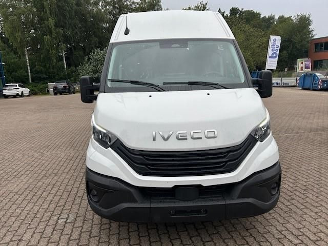 Iveco Daily 35S18HA8 V H2 4100 Automatic+Rückfahrk... - Furgon: slika 3 Iveco Daily 35S18HA8 V H2 4100 Automatic+Rückfahrk... - Furgon: slika 3