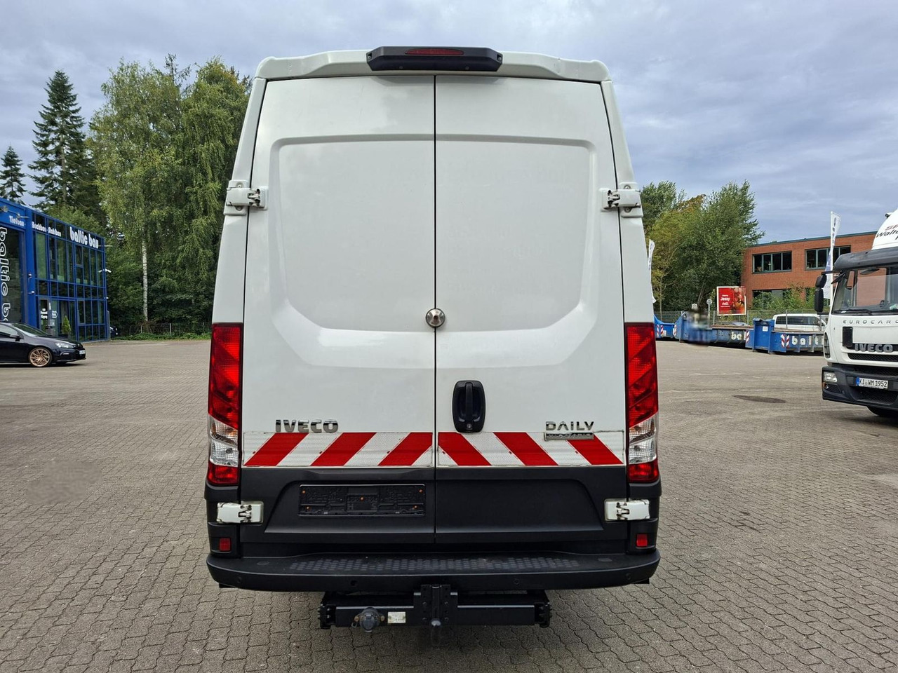 Iveco Daily 50C18HA8 V AHK, RADIO, KLIMA, 132 kW (1... - Dostavno vozilo s kesonom: slika 4 Iveco Daily 50C18HA8 V AHK, RADIO, KLIMA, 132 kW (1... - Dostavno vozilo s kesonom: slika 4