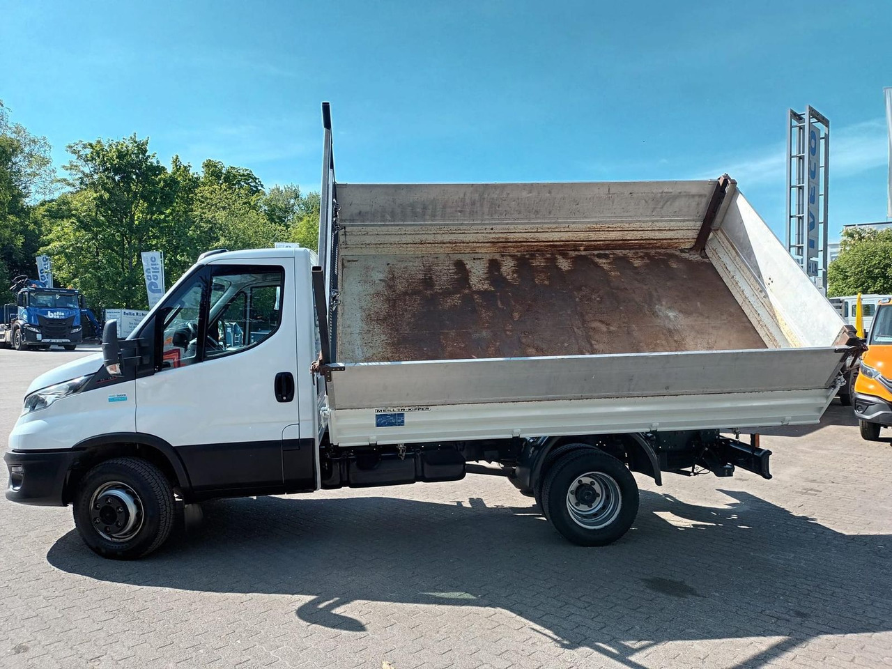Iveco Daily 70C18H Meiler Dreiseitenkipper, AHK, Klima - Dostavno vozilo prekucnik: slika 3 Iveco Daily 70C18H Meiler Dreiseitenkipper, AHK, Klima - Dostavno vozilo prekucnik: slika 3