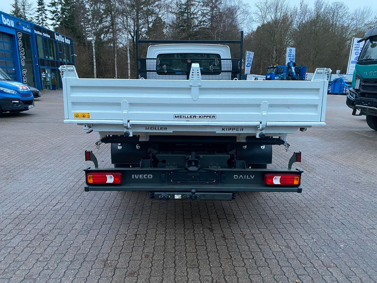 Iveco Daily 70C18H Meiler Dreiseitenkipper*AHK*RADI... - Dostavno vozilo prekucnik: slika 4 Iveco Daily 70C18H Meiler Dreiseitenkipper*AHK*RADI... - Dostavno vozilo prekucnik: slika 4