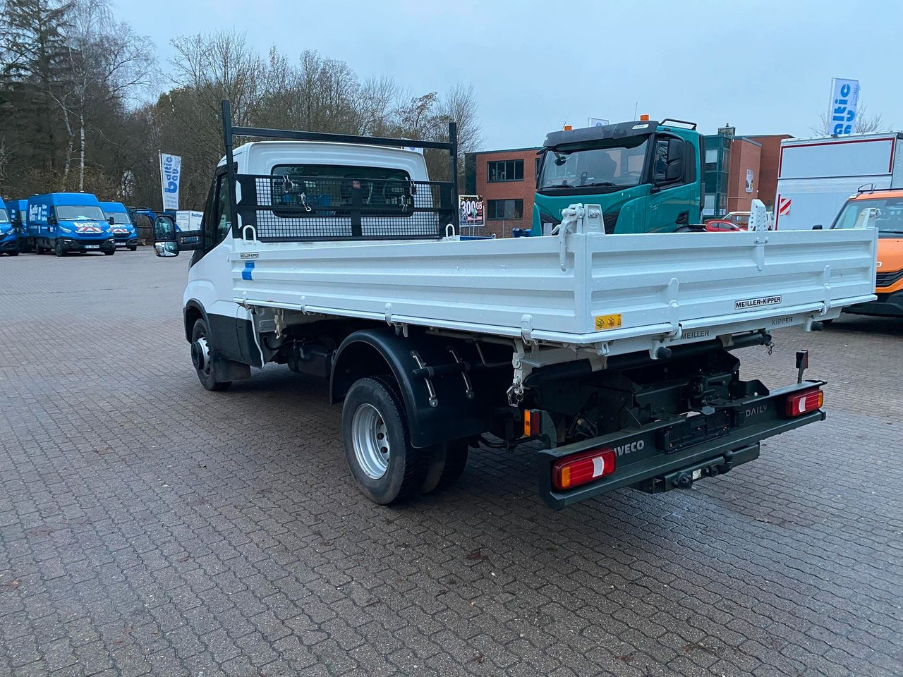 Iveco Daily 70C18H Meiler Dreiseitenkipper*AHK*RADI... - Dostavno vozilo prekucnik: slika 3 Iveco Daily 70C18H Meiler Dreiseitenkipper*AHK*RADI... - Dostavno vozilo prekucnik: slika 3