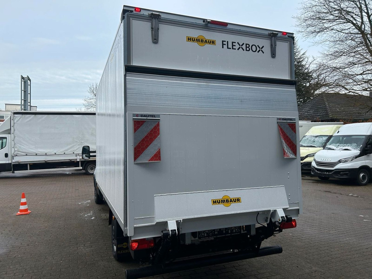 Iveco Daily Koffer 35S14H 3,0 LBW Kamera 115 kW (15... - Dostavno vozilo z zabojnikom: slika 5 Iveco Daily Koffer 35S14H 3,0 LBW Kamera 115 kW (15... - Dostavno vozilo z zabojnikom: slika 5