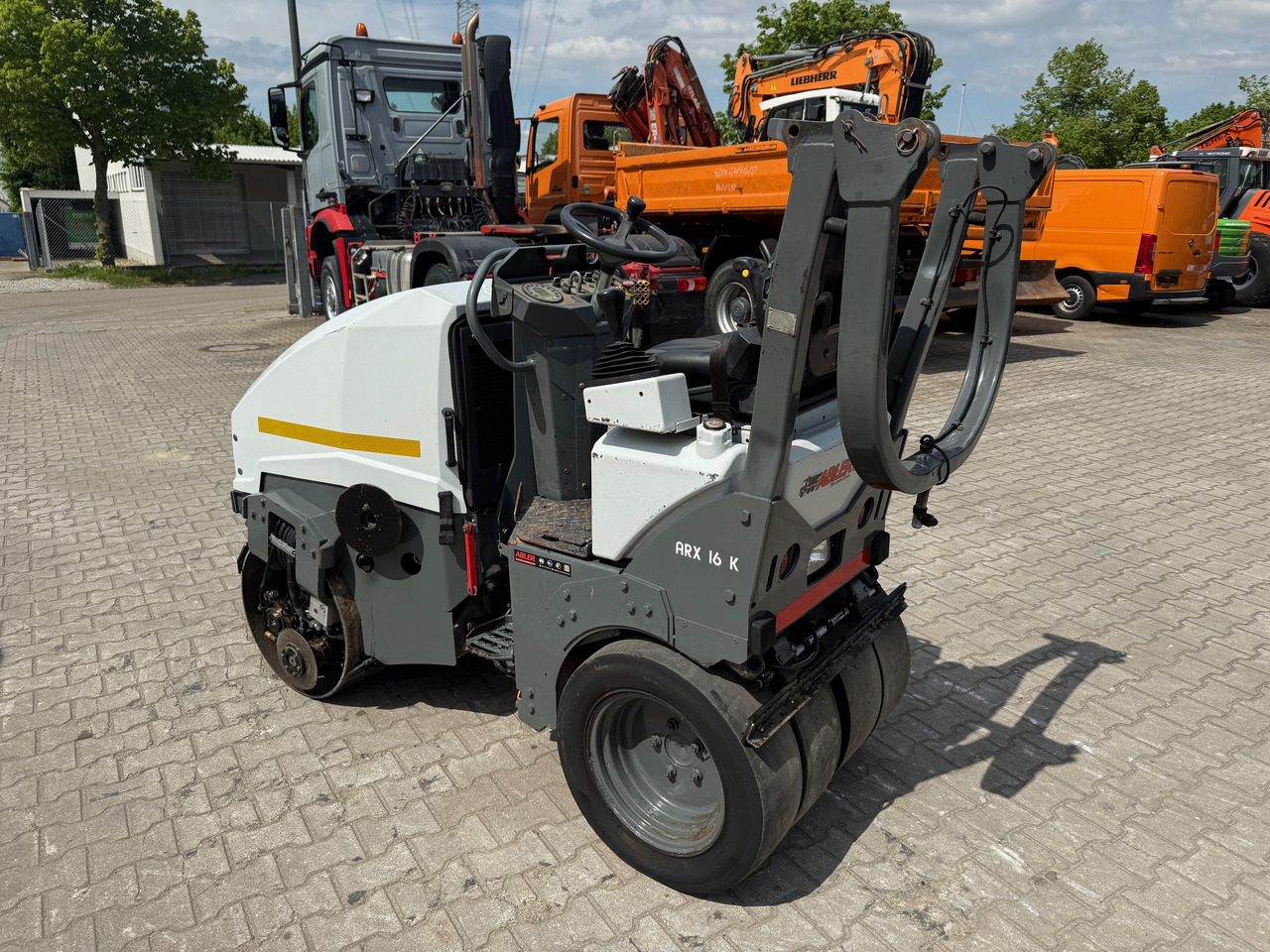 Ammann ARX16K Kombiwalze Stahl Gummi Asphaltwalze - Kombinirani valjar: slika 5 Ammann ARX16K Kombiwalze Stahl Gummi Asphaltwalze - Kombinirani valjar: slika 5