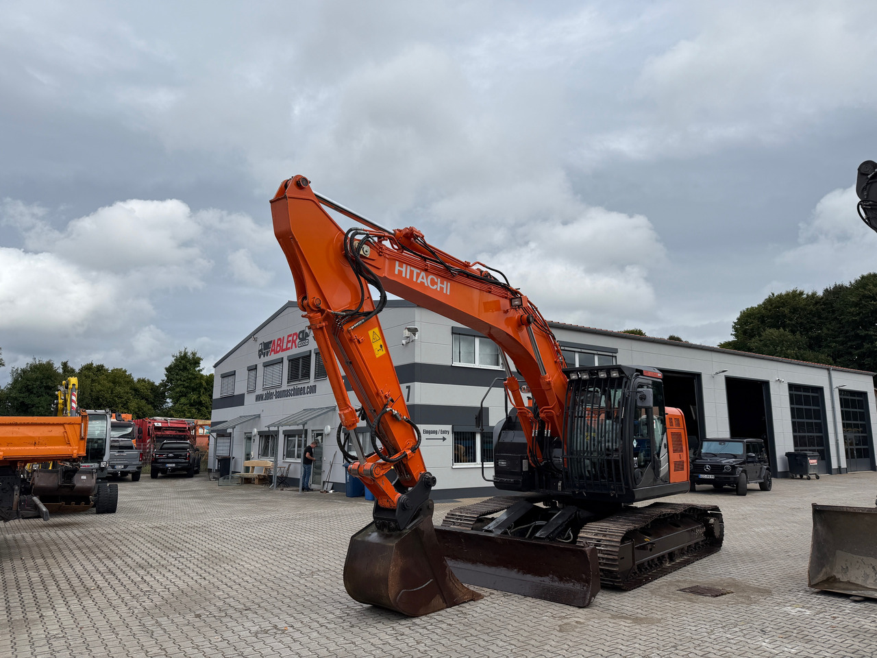 Hitachi ZX225 USLC-5B Kurzheck Kettenbagger - Bager: slika 2 Hitachi ZX225 USLC-5B Kurzheck Kettenbagger - Bager: slika 2