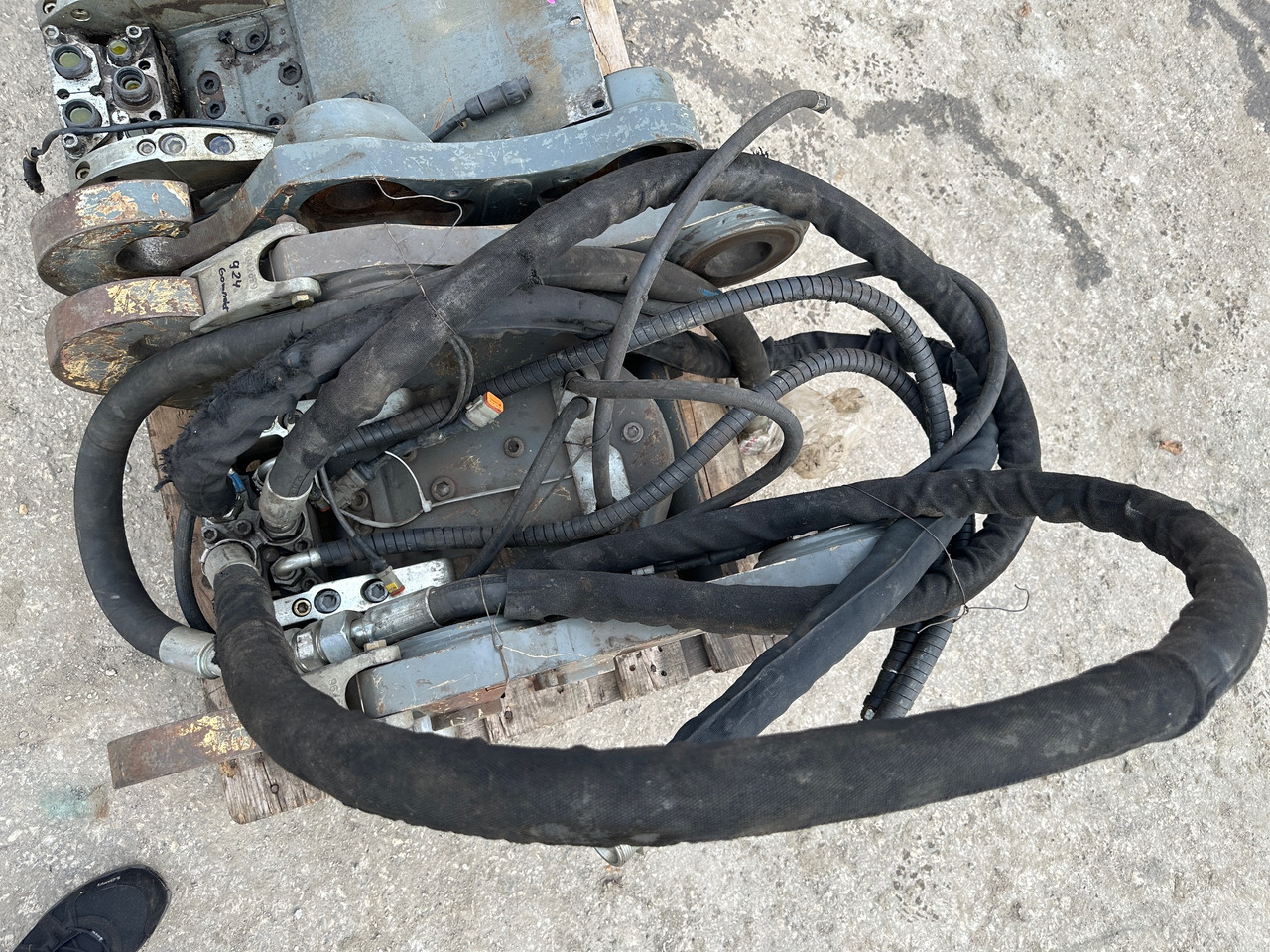 Likufix Liebherr SWA48 Schnellwechsler Vollhydraulisch 924 Compact - Hitra spojka: slika 3 Likufix Liebherr SWA48 Schnellwechsler Vollhydraulisch 924 Compact - Hitra spojka: slika 3