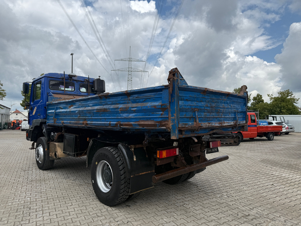 MAN 19.364 3-Seiten-Kipper Allrad Winterdienst - Tovornjak prekucnik: slika 5 MAN 19.364 3-Seiten-Kipper Allrad Winterdienst - Tovornjak prekucnik: slika 5