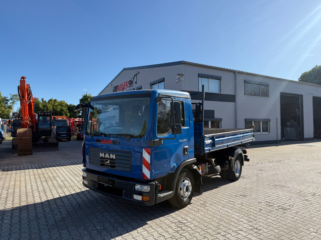 MAN TGL 8.180 3-Seiten-Kipper 2x AHK - Tovornjak prekucnik: slika 2 MAN TGL 8.180 3-Seiten-Kipper 2x AHK - Tovornjak prekucnik: slika 2