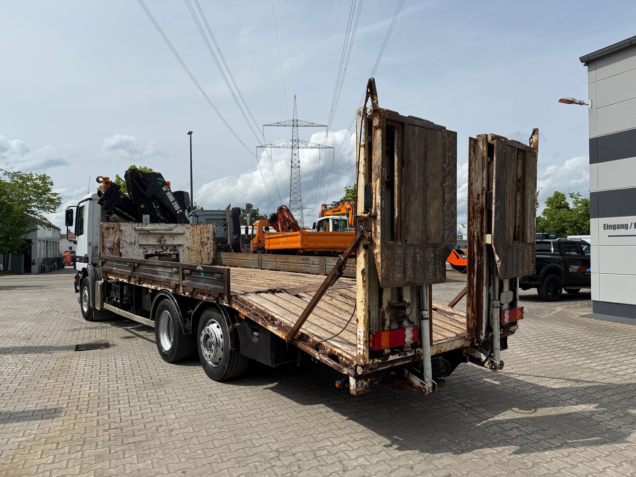 Mercedes-Benz 2535 Actros MP1 Baumaschinentransporter mit Kran und Rampen - Tovornjak avtotransporter, Tovornjak z dvigalom: slika 5 Mercedes-Benz 2535 Actros MP1 Baumaschinentransporter mit Kran und Rampen - Tovornjak avtotransporter, Tovornjak z dvigalom: slika 5