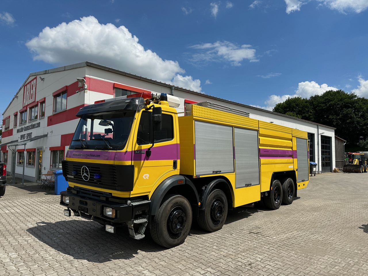 Mercedes-Benz 3238 SK Löschfahrzeug Rosenbauer Wasser + Schaum 66m Wurfweite - Gasilsko vozilo: slika 2 Mercedes-Benz 3238 SK Löschfahrzeug Rosenbauer Wasser + Schaum 66m Wurfweite - Gasilsko vozilo: slika 2