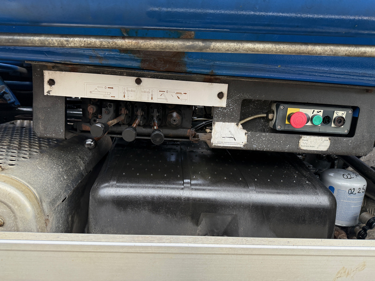 Komunalni tovornjak Mercedes-Benz 3243 Actros MP1 4-Achs Absetzkipper: slika 10