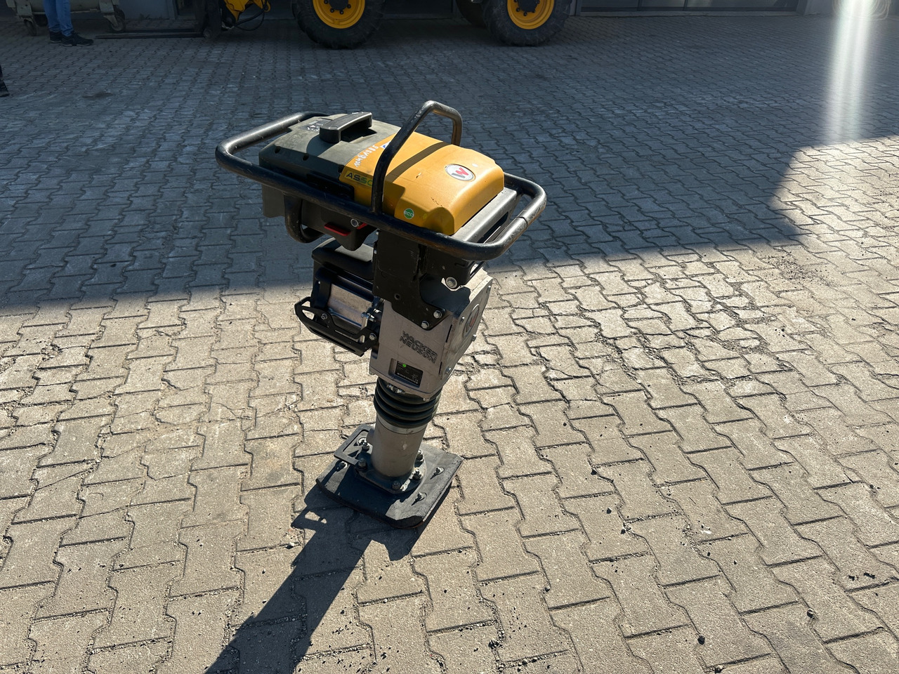 Wacker Neuson AS50E Rüttelstampfer Elektro AKKU! - Nabijač: slika 3 Wacker Neuson AS50E Rüttelstampfer Elektro AKKU! - Nabijač: slika 3