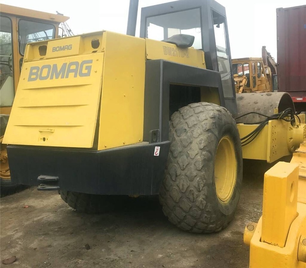 BOMAG BW 217 D-2 - Kompaktor: slika 1 BOMAG BW 217 D-2 - Kompaktor: slika 1