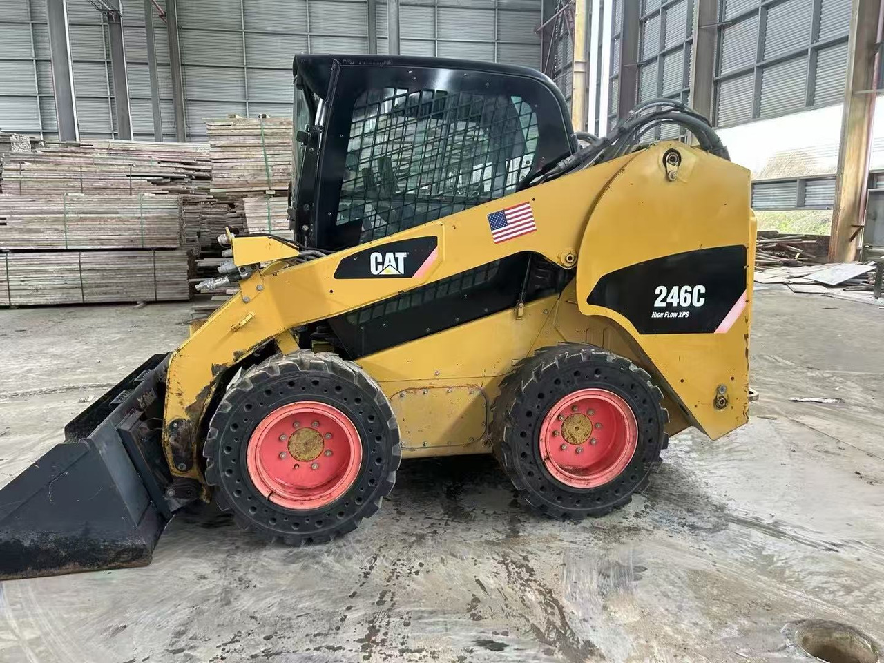 Caterpillar 246C - Mini nakladalec: slika 1 Caterpillar 246C - Mini nakladalec: slika 1