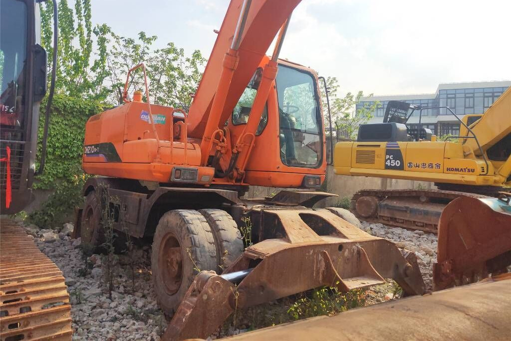 Doosan DH 210 W-7 - Bager na kolesih: slika 2 Doosan DH 210 W-7 - Bager na kolesih: slika 2