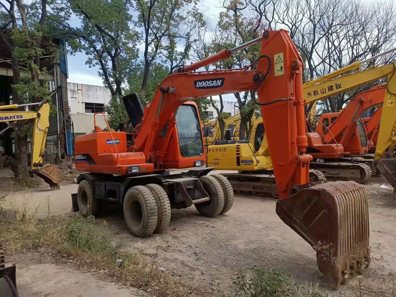 Doosan DH150W - Bager na kolesih: slika 3 Doosan DH150W - Bager na kolesih: slika 3