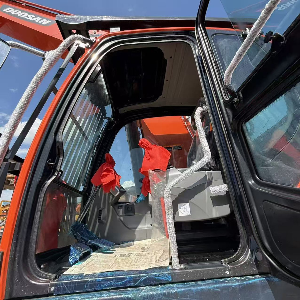 Bager Doosan DX340: slika 11