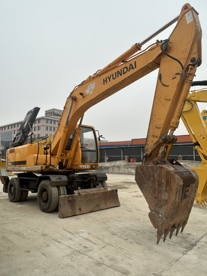 HYUNDAI R210W - Bager: slika 1 HYUNDAI R210W - Bager: slika 1