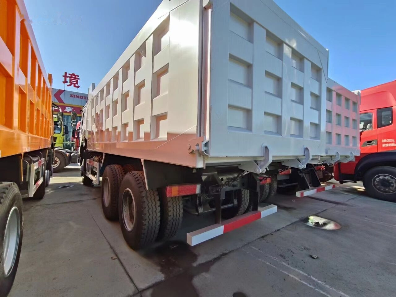 Howo New - Tovornjak prekucnik: slika 2 Howo New - Tovornjak prekucnik: slika 2