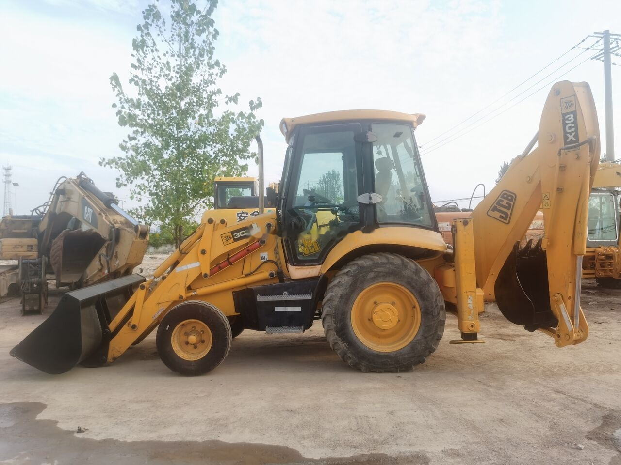 JCB 3CX - Bager nakladalec: slika 1 JCB 3CX - Bager nakladalec: slika 1