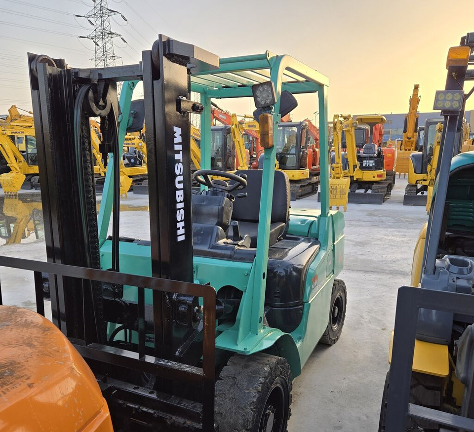 Mitsubishi FD30 with swing fork - Diesel viličar: slika 2 Mitsubishi FD30 with swing fork - Diesel viličar: slika 2