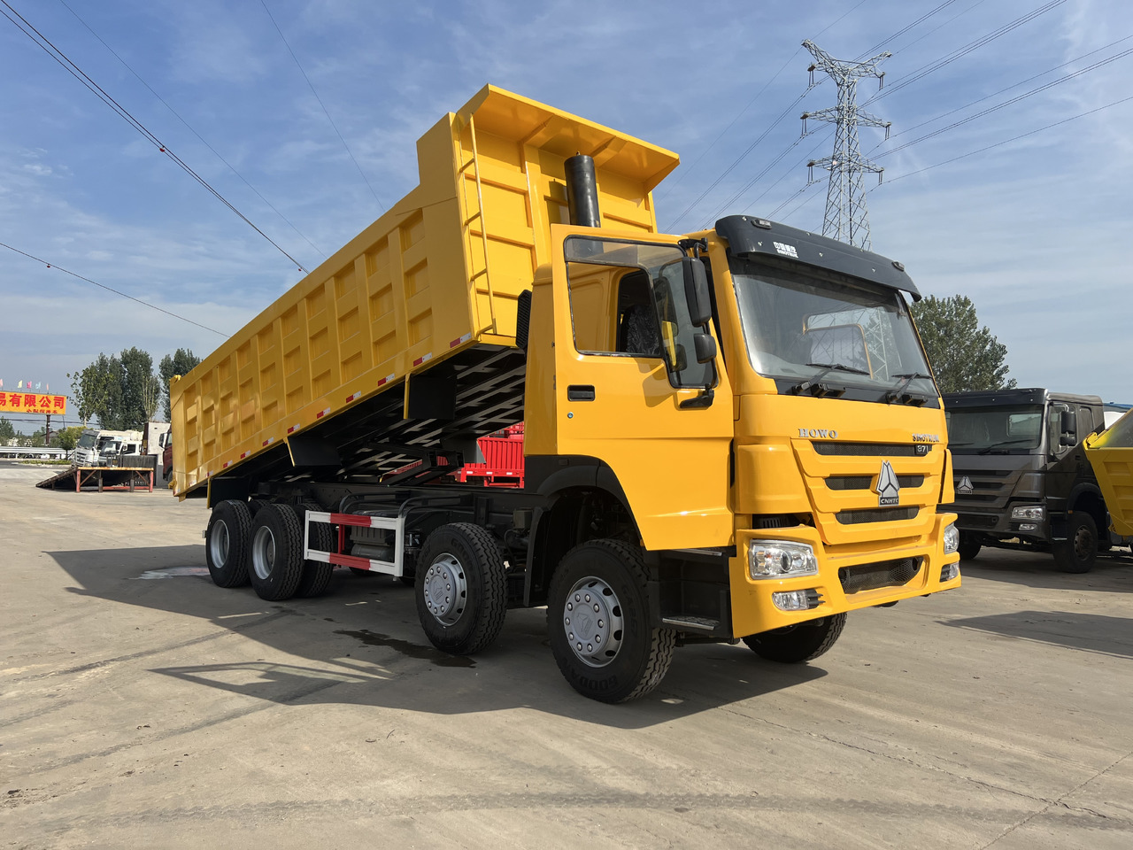 SINOTRUK HOWO 8*4 RHD - Tovornjak prekucnik: slika 1 SINOTRUK HOWO 8*4 RHD - Tovornjak prekucnik: slika 1