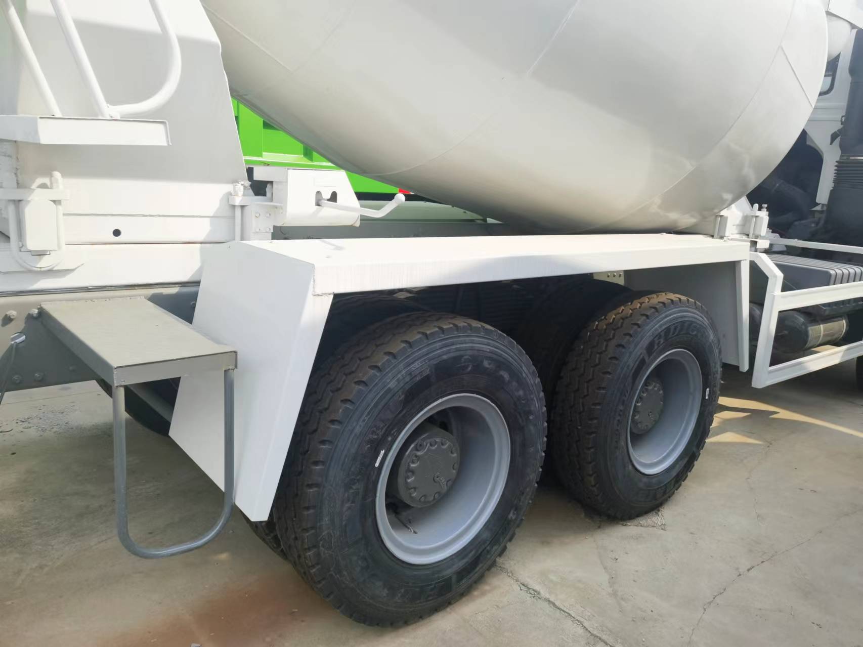 Sinotruk HOWO 371 6*4 Concrete mixer truck - Avtomešalec: slika 4 Sinotruk HOWO 371 6*4 Concrete mixer truck - Avtomešalec: slika 4