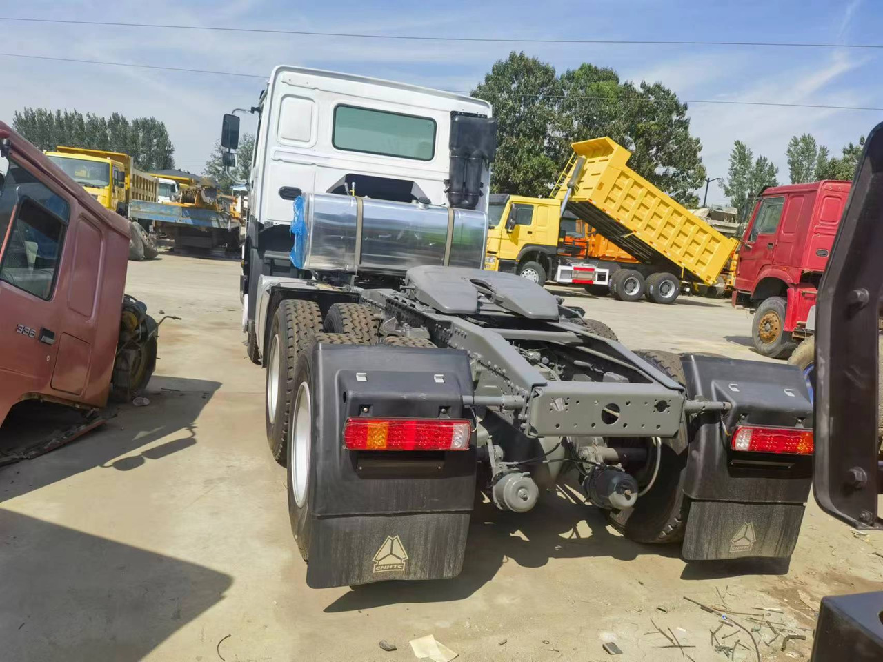 Sinotruk HOWO 375 tractor - Mini demper: slika 2 Sinotruk HOWO 375 tractor - Mini demper: slika 2