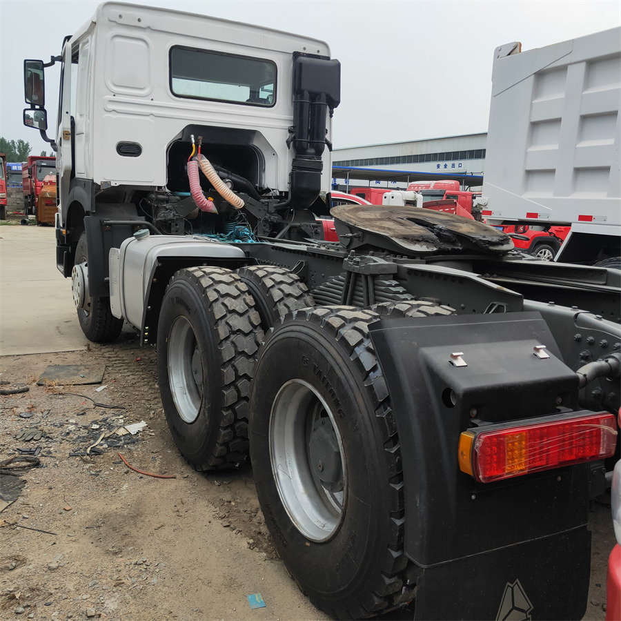 Sinotruk HOWO 420 tractor - Mini demper: slika 3 Sinotruk HOWO 420 tractor - Mini demper: slika 3