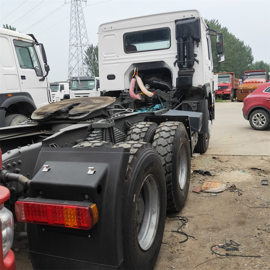 Sinotruk HOWO 420 tractor - Mini demper: slika 2 Sinotruk HOWO 420 tractor - Mini demper: slika 2
