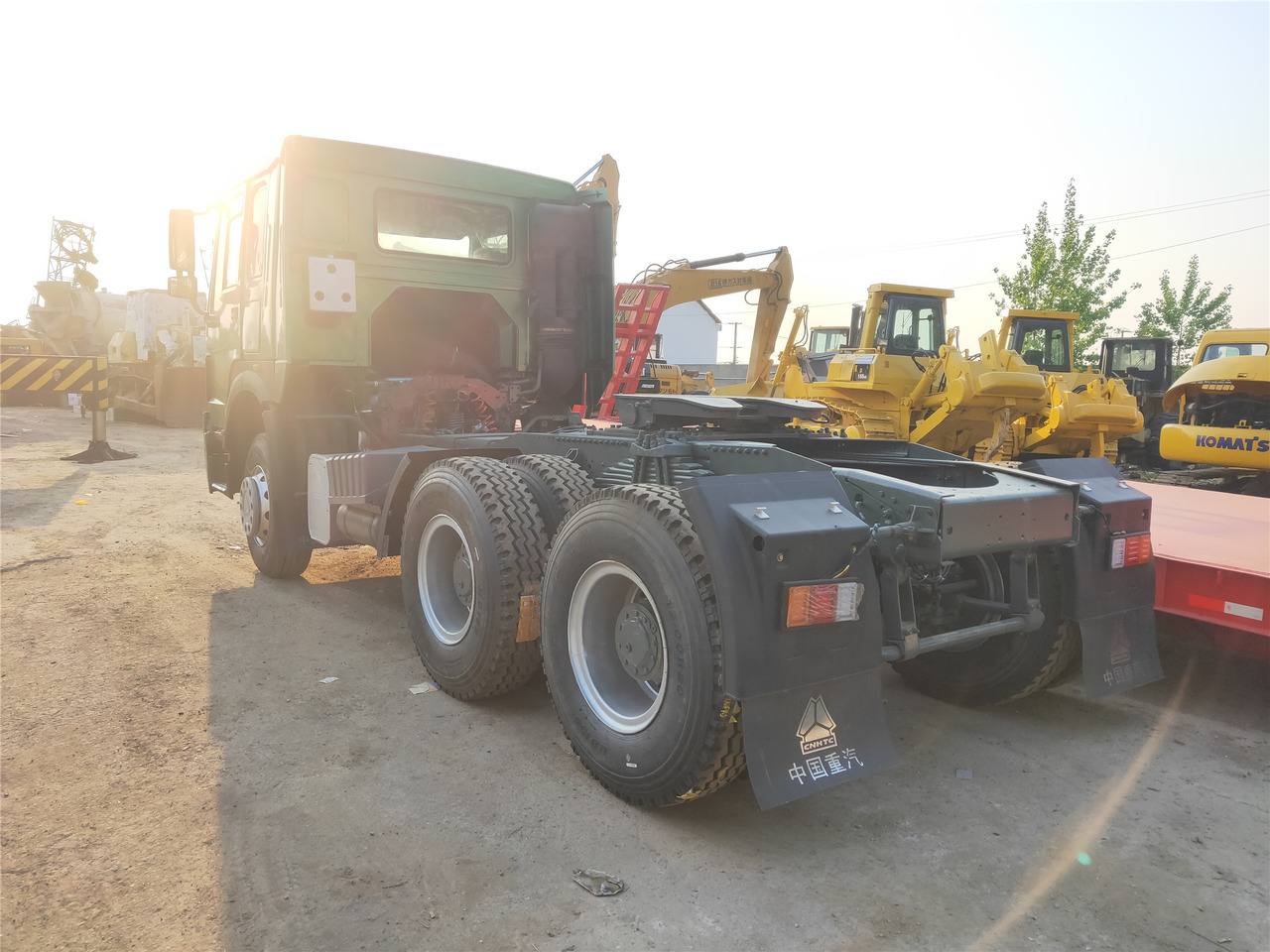 Sinotruk HOWO 420 tractor - Mini demper: slika 2 Sinotruk HOWO 420 tractor - Mini demper: slika 2