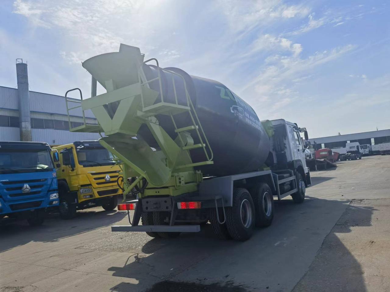 Sinotruk HOWO 6*4 Concrete mixer truck - Avtomešalec: slika 4 Sinotruk HOWO 6*4 Concrete mixer truck - Avtomešalec: slika 4
