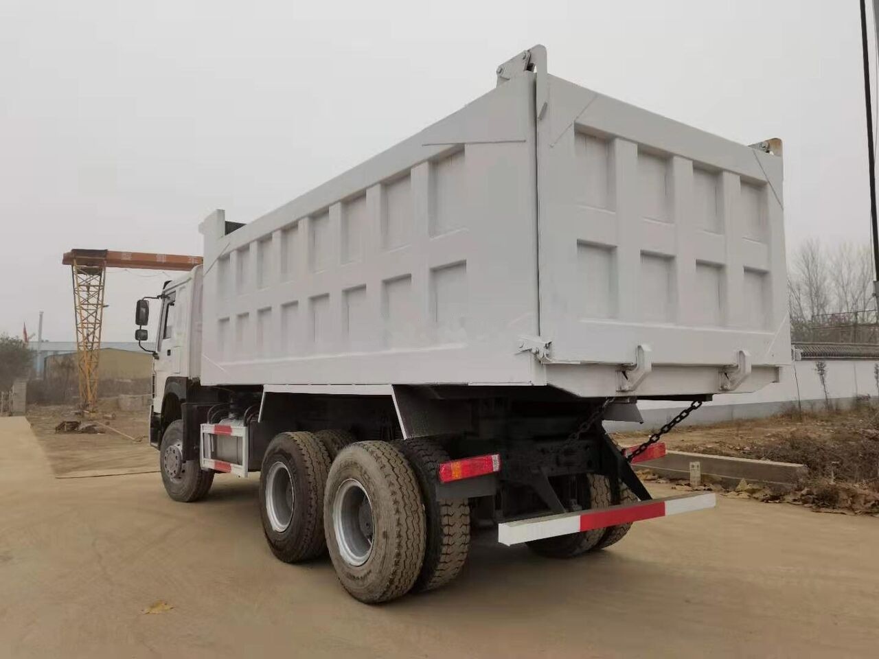 Sinotruk HOWO 6*4 Dump truck - Tovornjak prekucnik: slika 3 Sinotruk HOWO 6*4 Dump truck - Tovornjak prekucnik: slika 3