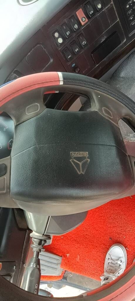 Sinotruk HOWO 6*4 sprinkler - Vakuumski tovornjak: slika 4 Sinotruk HOWO 6*4 sprinkler - Vakuumski tovornjak: slika 4