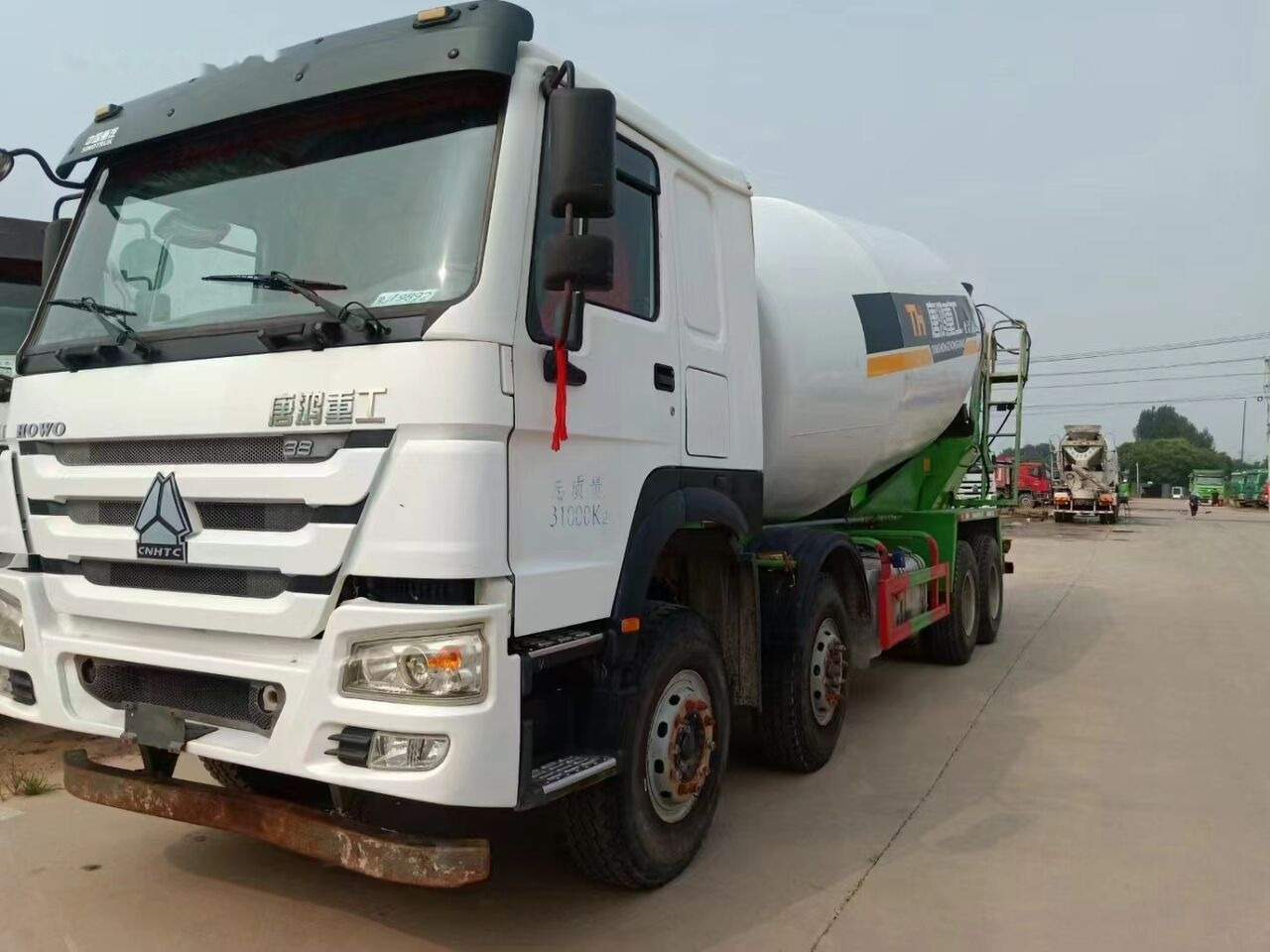 Sinotruk HOWO 8*4 Concrete mixer truck - Avtomešalec: slika 1 Sinotruk HOWO 8*4 Concrete mixer truck - Avtomešalec: slika 1