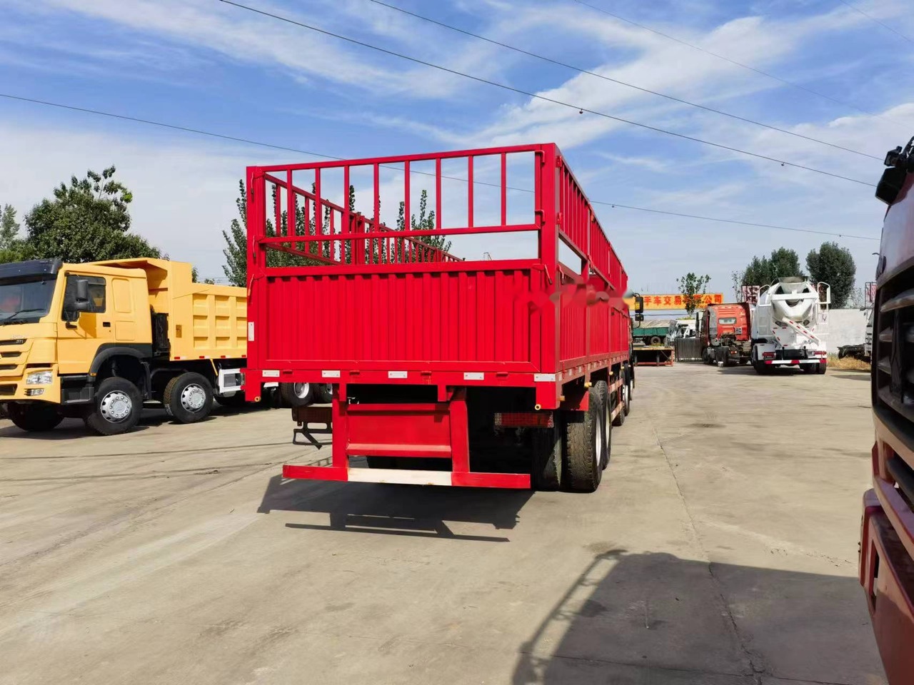 Sinotruk HOWO 8*4 Fence Truck - Mini demper: slika 3 Sinotruk HOWO 8*4 Fence Truck - Mini demper: slika 3