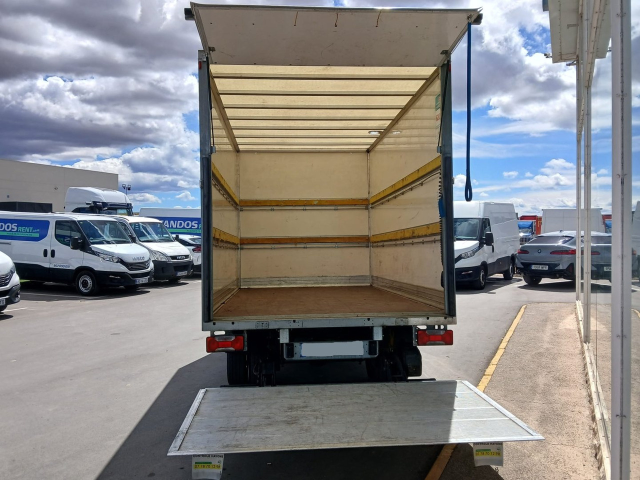 Caja cerrada con plataforma elevadora IVECO 35C16 20m3 - Dostavno vozilo z zabojnikom: slika 5 Caja cerrada con plataforma elevadora IVECO 35C16 20m3 - Dostavno vozilo z zabojnikom: slika 5