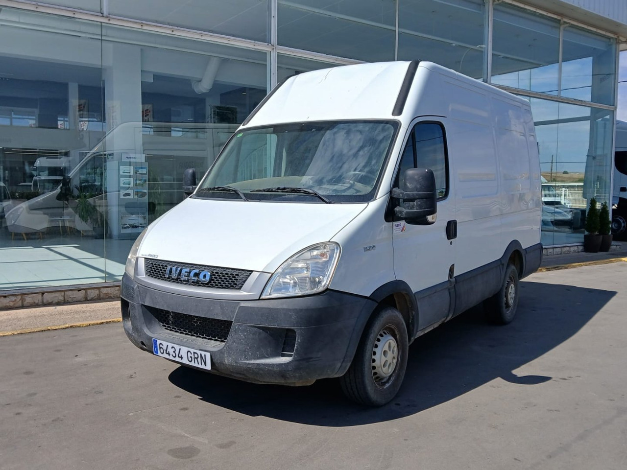 Furgón IVECO 35S13 10m3 - Furgon: slika 1 Furgón IVECO 35S13 10m3 - Furgon: slika 1