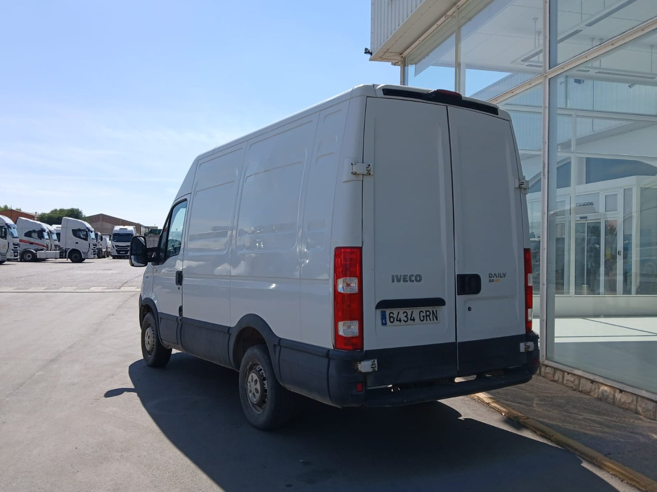 Furgón IVECO 35S13 10m3 - Furgon: slika 4 Furgón IVECO 35S13 10m3 - Furgon: slika 4