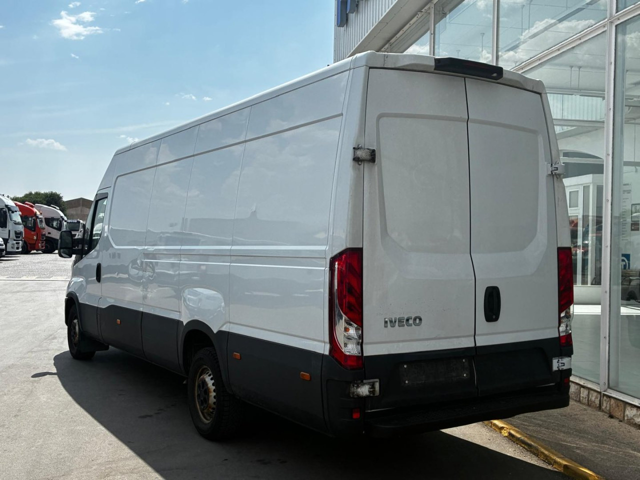 Furgón IVECO 35S14 16m3 - Furgon: slika 4 Furgón IVECO 35S14 16m3 - Furgon: slika 4
