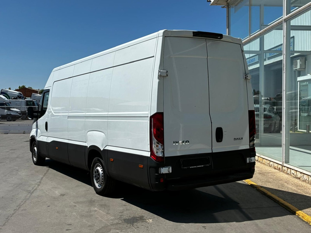 Furgón IVECO 35S14 V 16m3 - Furgon: slika 4 Furgón IVECO 35S14 V 16m3 - Furgon: slika 4