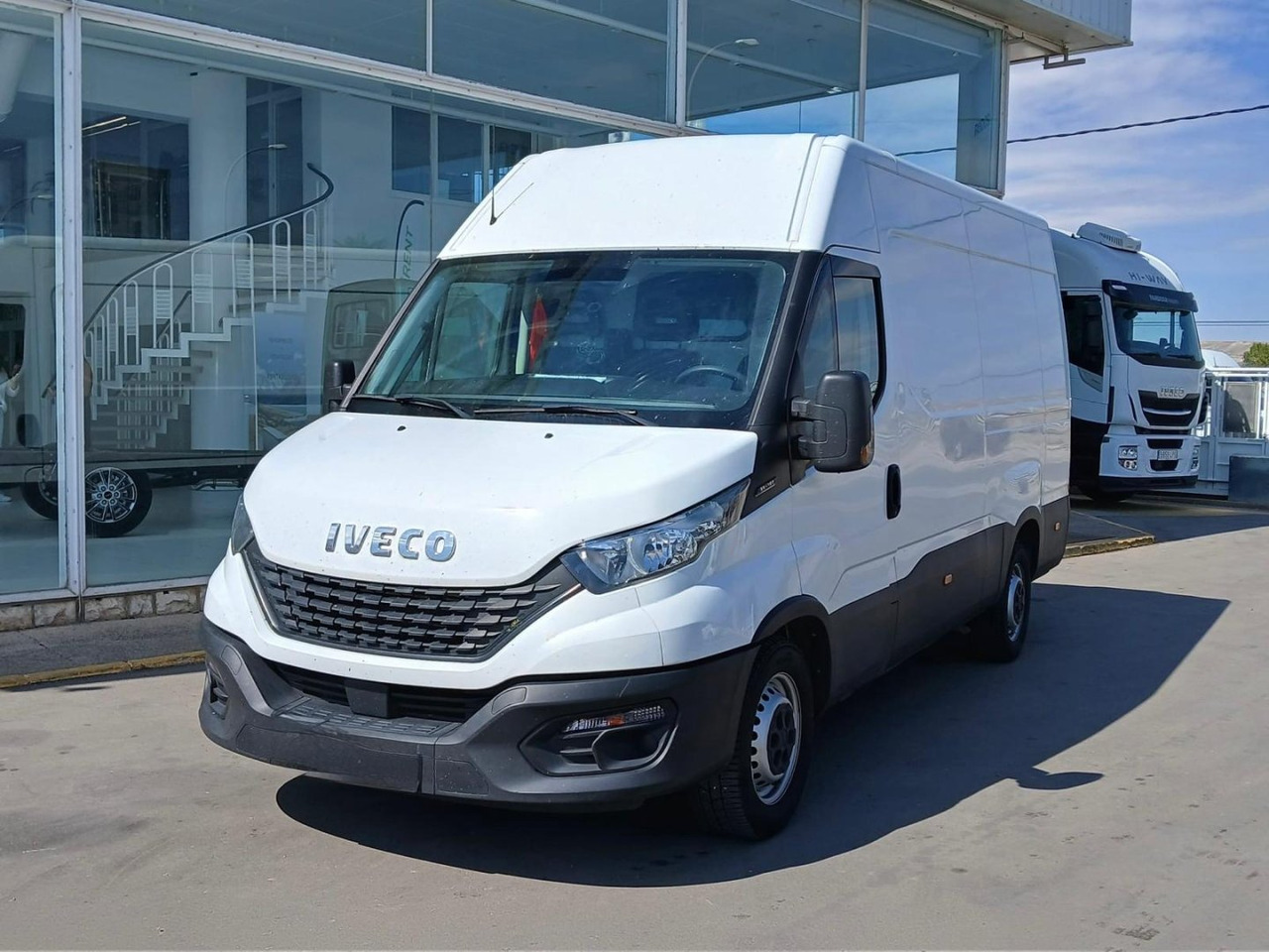 Furgón IVECO 35S16 12m3 - Furgon: slika 1 Furgón IVECO 35S16 12m3 - Furgon: slika 1