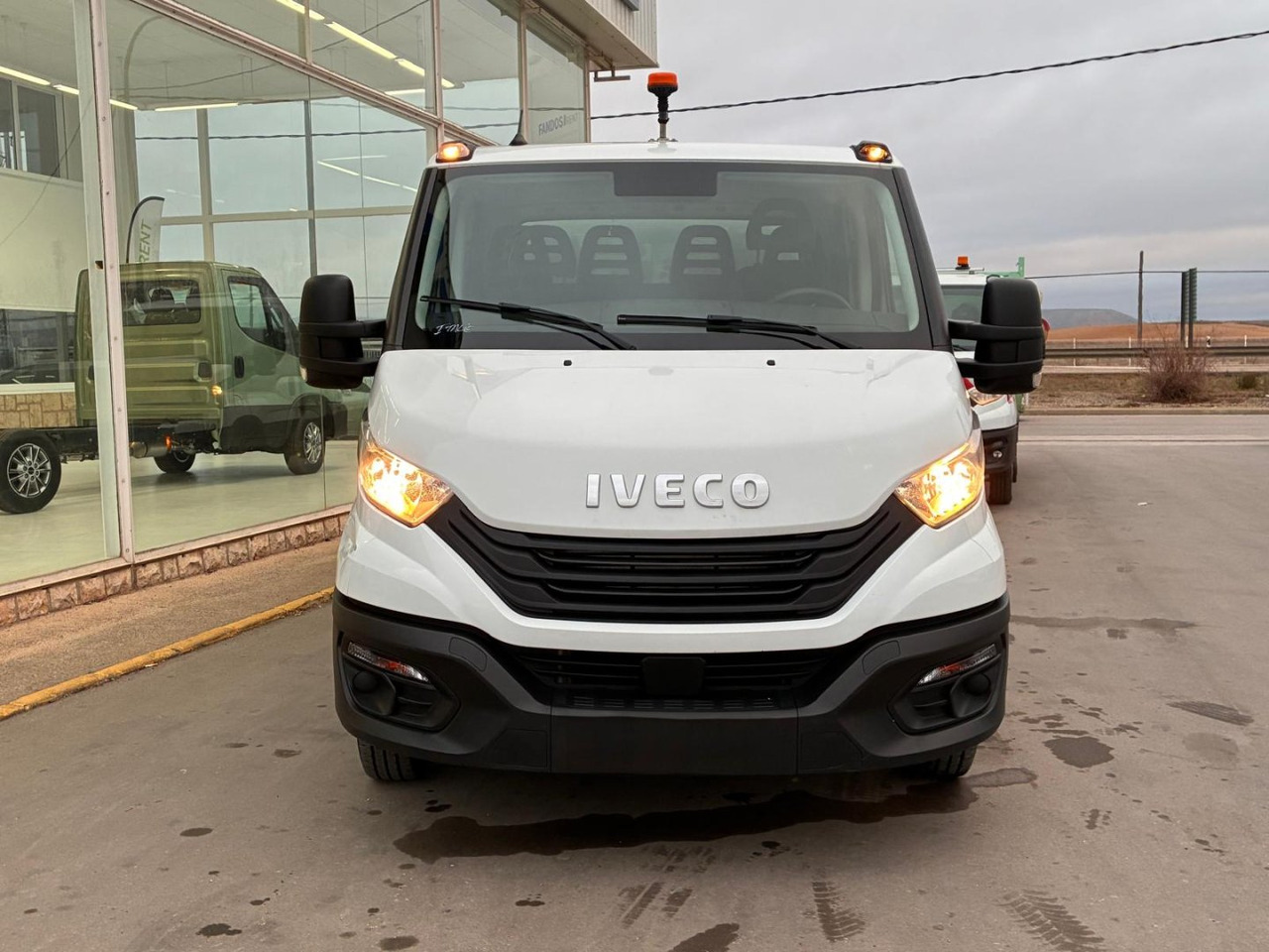 Volquete/Dumper IVECO 35C14 CAJA BASCULANTE DOBLE CABINA - Dostavno vozilo prekucnik, Dostavno vozilo z dvojno kabino: slika 2 Volquete/Dumper IVECO 35C14 CAJA BASCULANTE DOBLE CABINA - Dostavno vozilo prekucnik, Dostavno vozilo z dvojno kabino: slika 2