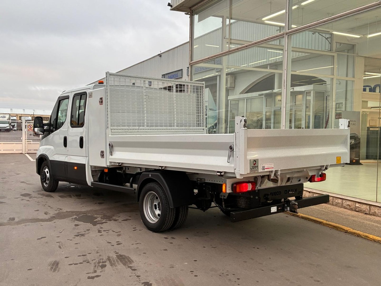 Volquete/Dumper IVECO 35C14 CAJA BASCULANTE DOBLE CABINA - Dostavno vozilo prekucnik, Dostavno vozilo z dvojno kabino: slika 4 Volquete/Dumper IVECO 35C14 CAJA BASCULANTE DOBLE CABINA - Dostavno vozilo prekucnik, Dostavno vozilo z dvojno kabino: slika 4