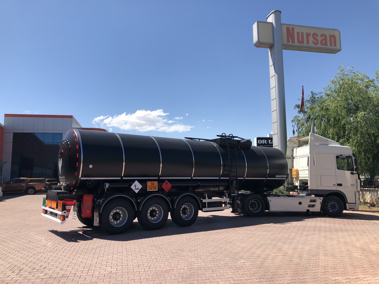 NURSAN ASPHALT INSULATED BITUMEN TANKER - Polprikolica cisterna: slika 2 NURSAN ASPHALT INSULATED BITUMEN TANKER - Polprikolica cisterna: slika 2