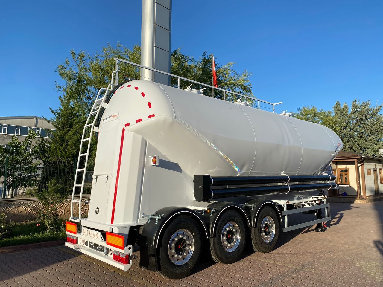 NURSAN Aluminium W Type Silo - Silos cisterna: slika 1 NURSAN Aluminium W Type Silo - Silos cisterna: slika 1