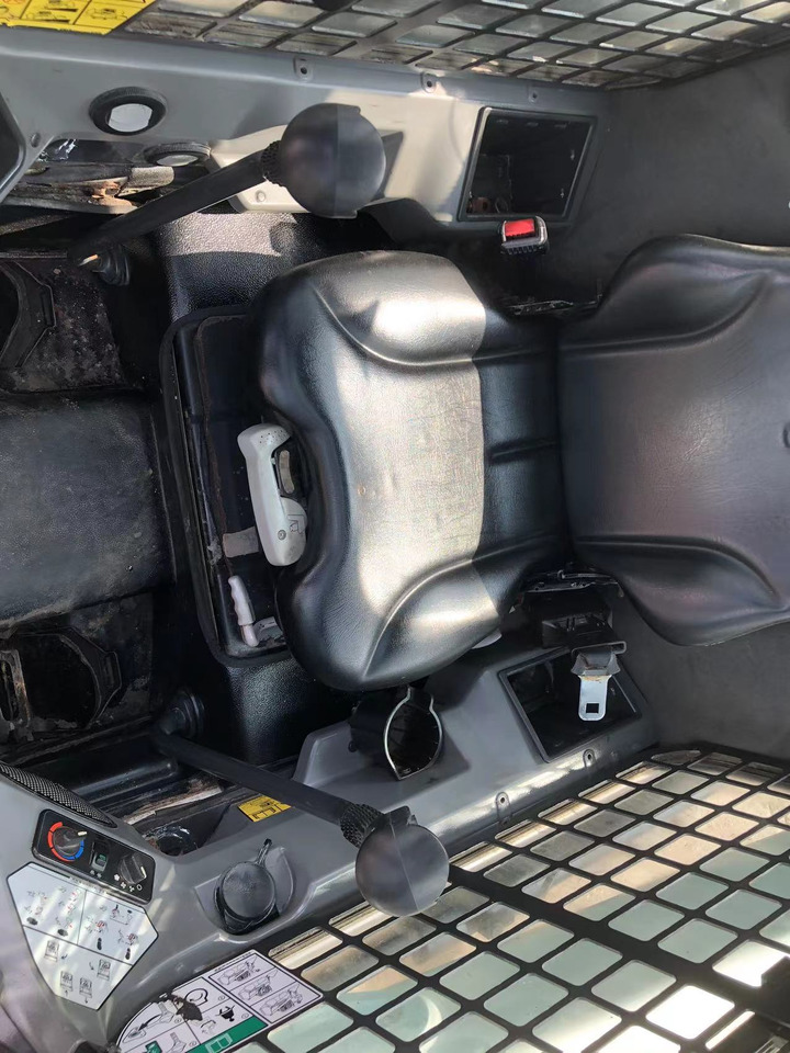 BOBCAT S550 - Mini nakladalec: slika 5 BOBCAT S550 - Mini nakladalec: slika 5