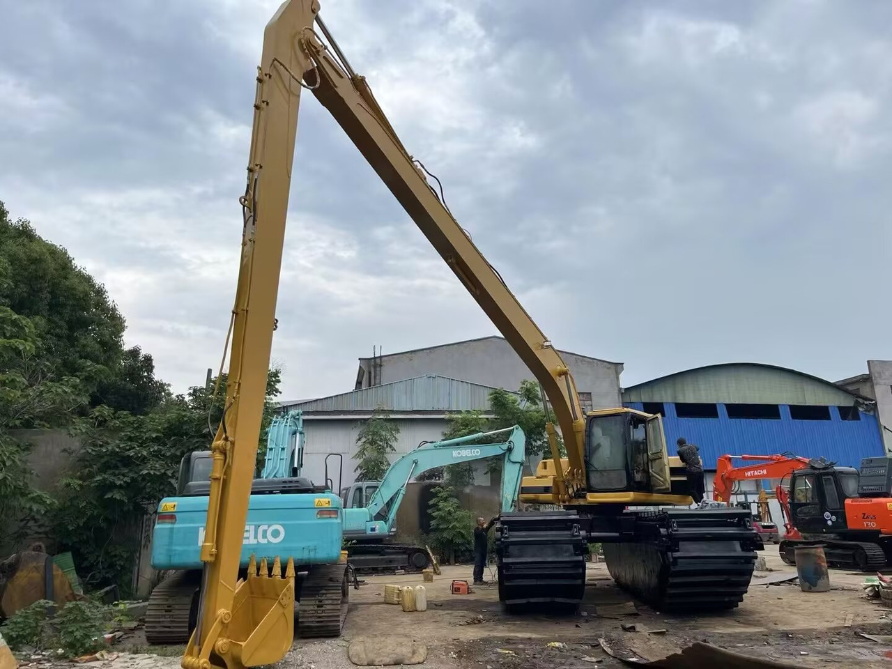 CAT 320 BL dredger 320 CL dredge - Amfibijski bager: slika 2 CAT 320 BL dredger 320 CL dredge - Amfibijski bager: slika 2